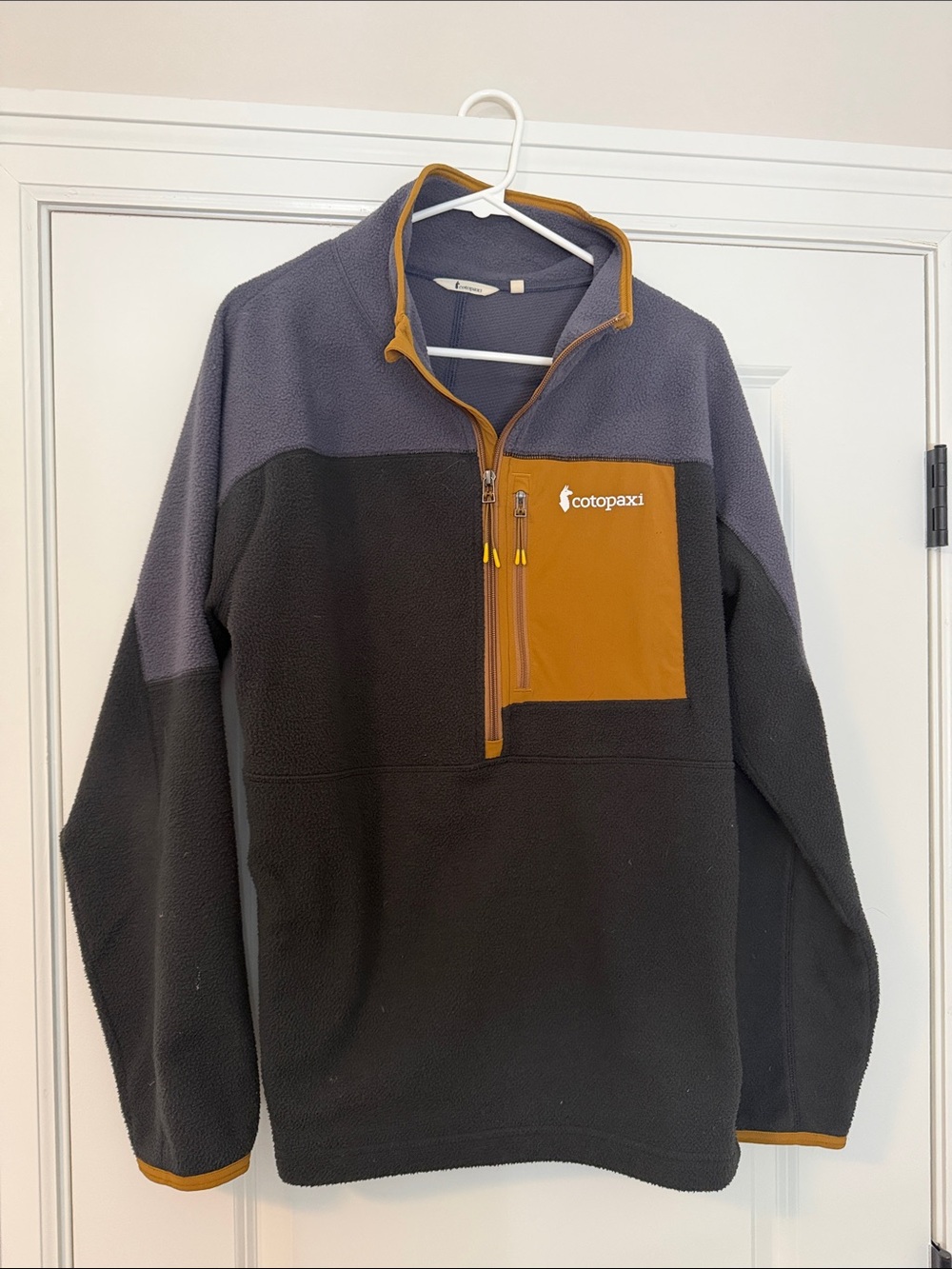Cotopaxi Men's Two-Tone Fleece Pullover - Black & Gray with Brown Pocket size M